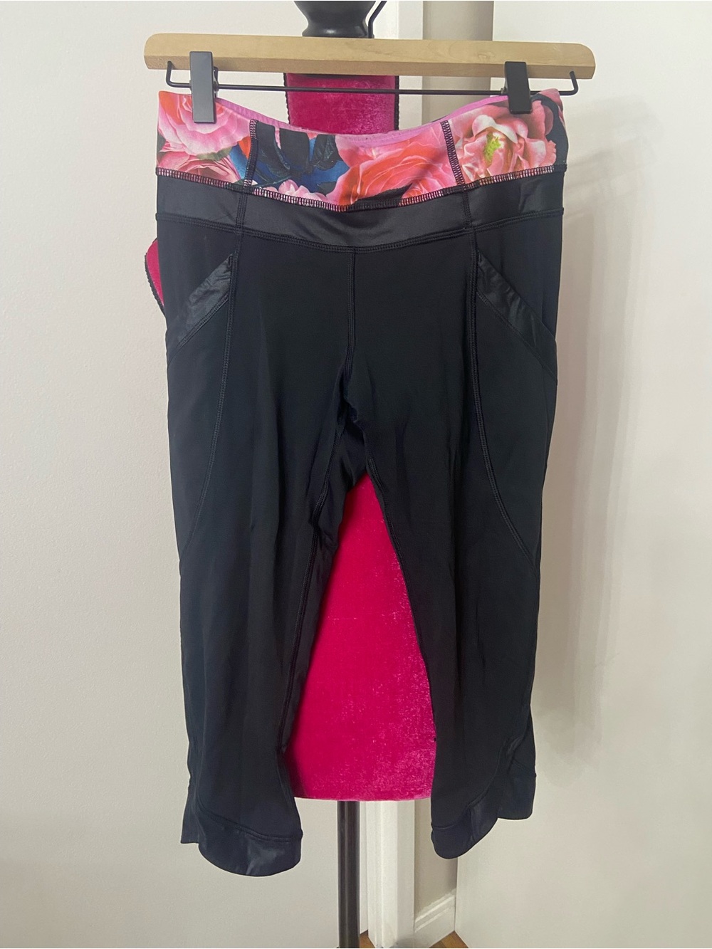 Lululemon Capri black leggings 4